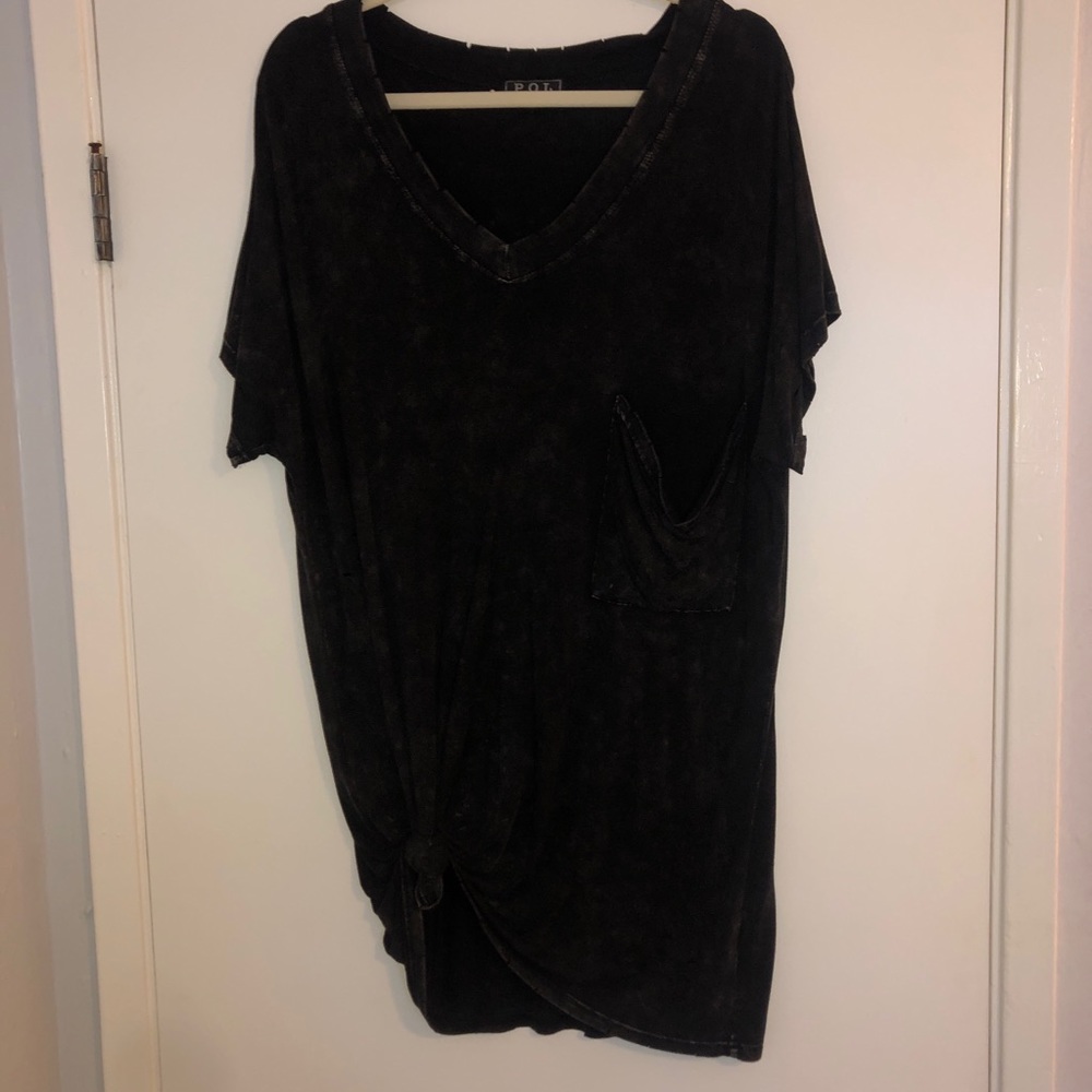 POL Clothing V Neck Basic Tee